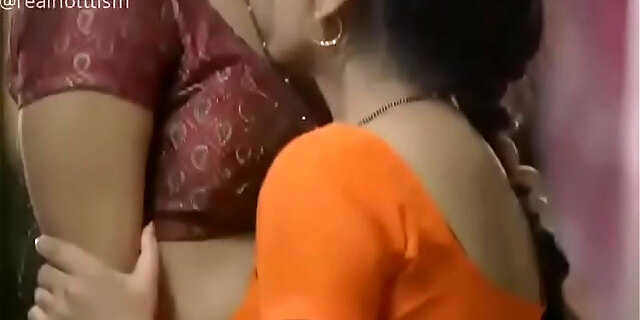 Hot Women In Saree Kissing 1:00 Indian free porn videos xxx porno movs